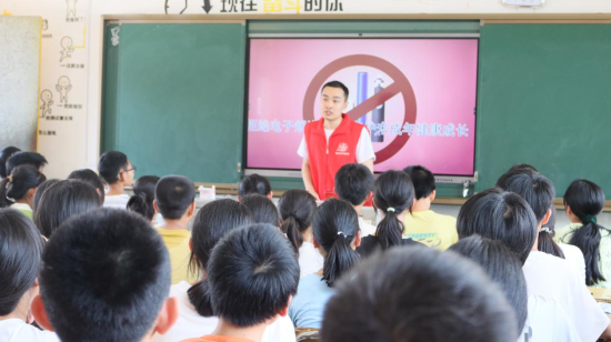 株洲炎陵烟草护苗行动再升级，共绘成长 “保护色”