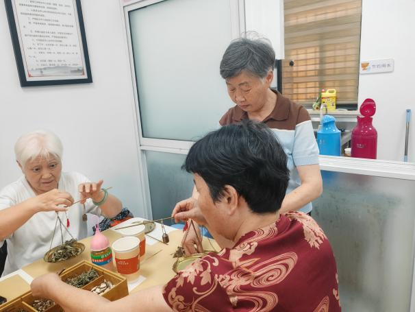 苏州香城花园社区开展“草木疗愈，香养身心”活动