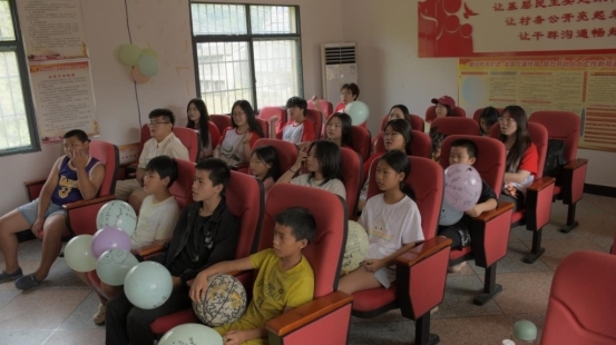 三下乡社会实践 | 吉首大学“艺韵乡梦”实践团走进洞坎河村共绘振兴画卷
