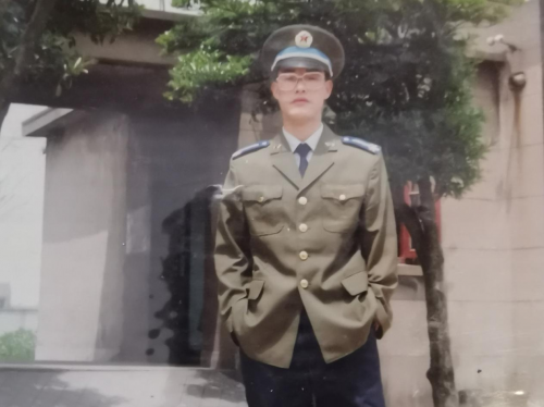 浙江金华浦江烟草：退伍老兵王文兴，一只电工包见证数十年的坚守