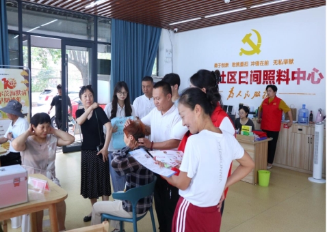 三下乡社会实践 | 豫北医学院实践团漯河送健康：科普中医+教养生操，香包传情敬夕阳