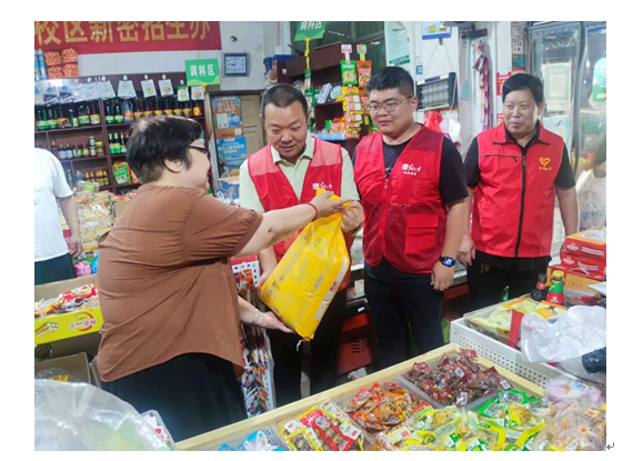 河南新密烟草暖心帮扶：助残疾店主李书梅的小店换新颜