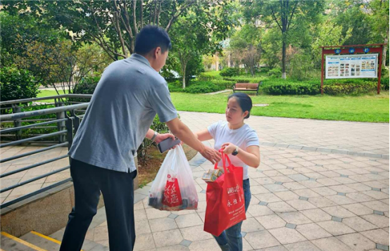 社区小店 用温度“圈”住人心