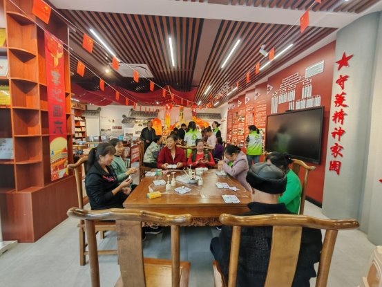 巴中市通江县沙溪镇王坪村：红色热土上的双节盛宴，共庆团圆与华诞