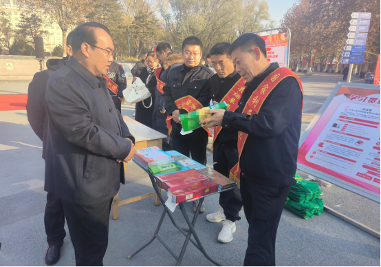 ‌河北雄县烟草：法治宣传“零距离” 服务群众暖人心