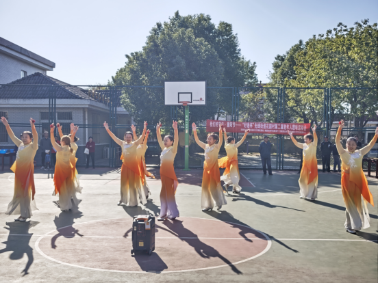 南通市通州区先锋街道花园村开展第二届老年人趣味运动会