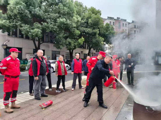 靖江市康阳社区开展消防宣传月活动