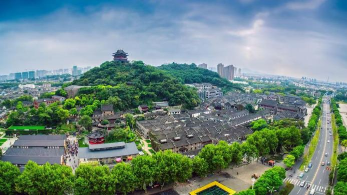 文旅散文《西津烟雨》当江风再度穿巷而过，